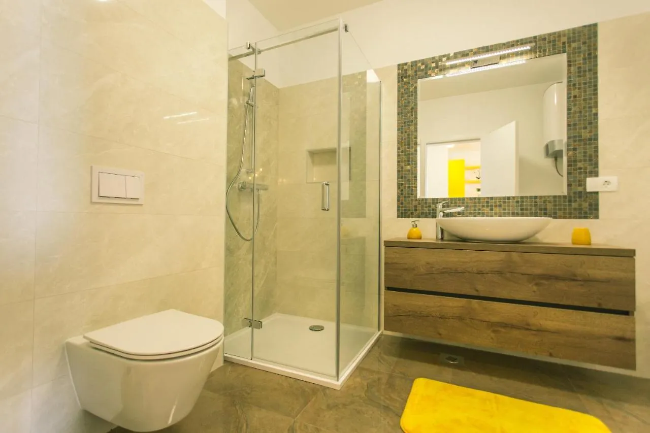 Apartman G&T Kastela 0*,  Croatia