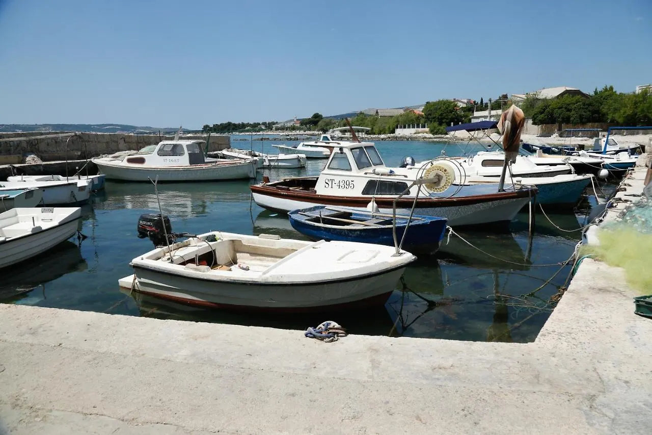 Apartment Apartman G&T Kastela